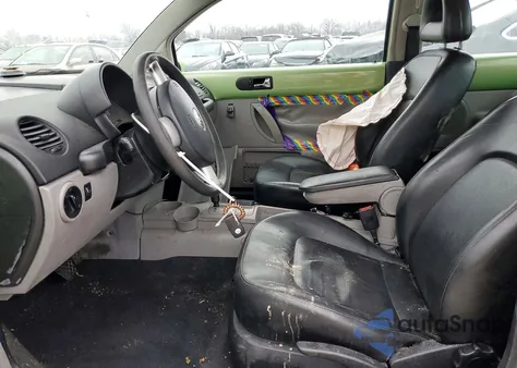 2001 Volkswagen New Beetle Gls z USA, uszkodzony, nr VIN 3VWCD21C01M412145